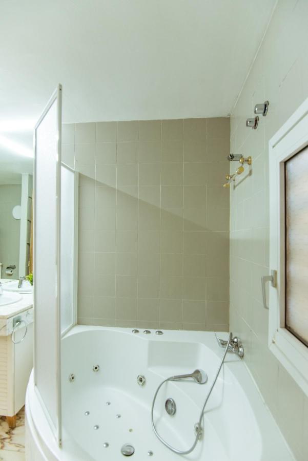 Two Bedroom Townhouse Within 10Min Walk From Beach Barcelona Exterior foto